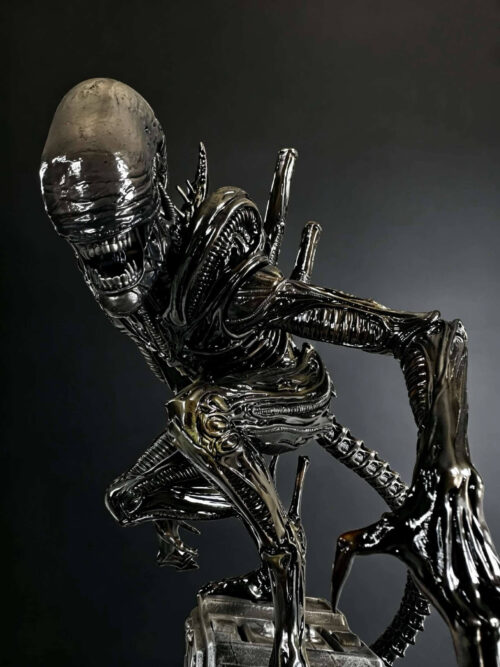 Crouching Xenomorph - Alien 1/6 Scale Statue - Detail View 4