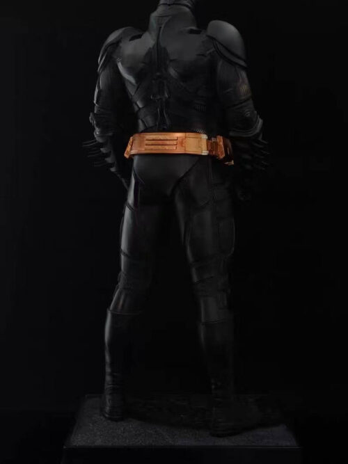 Standing Batman 1/4 Scale Statue - Detail View 4