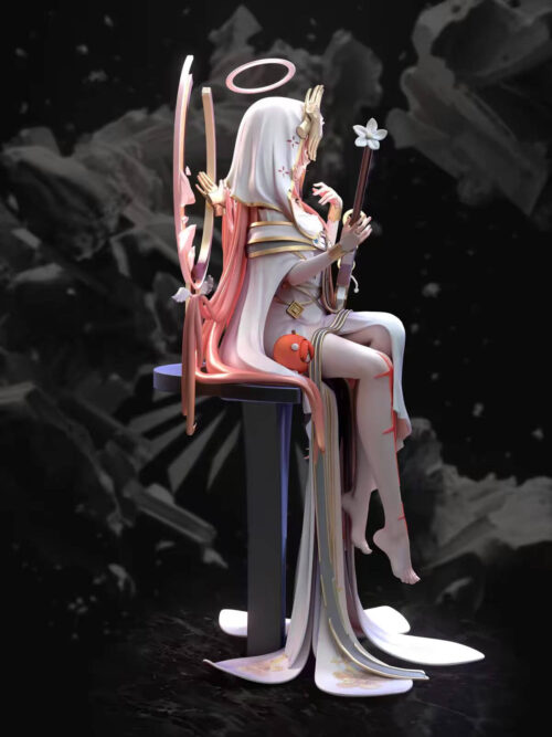Seated Lemuen - Detail View 2