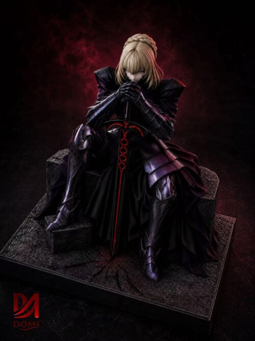 Seated Saber Altria Pendragon - Fate Series - Collectible Figure Main View