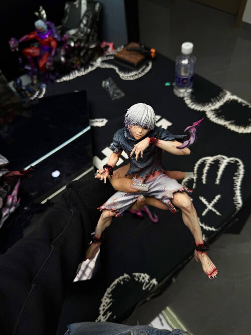 White-Haired Ken Kaneki - Detail View 4