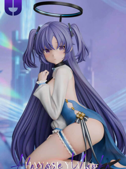 Kneeling Hayase Yuuka - Blue Archive - Detail View 1
