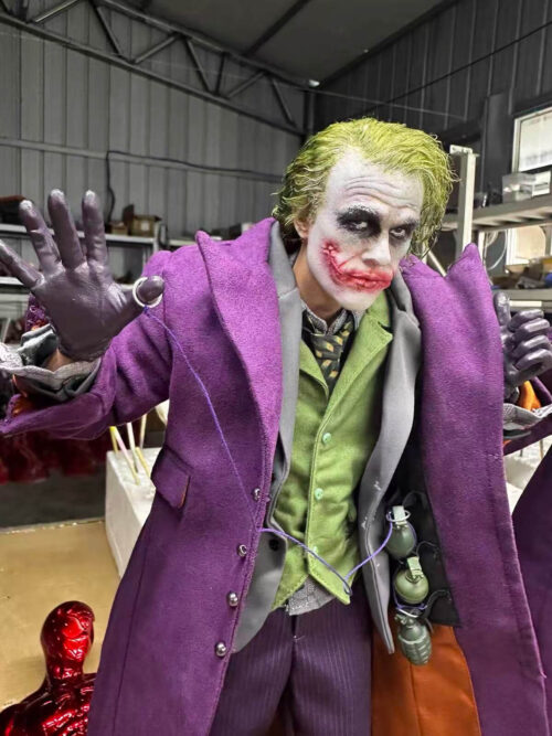 The Joker (Heath Ledger) - Rooted-Hair 1/4 Scale Statue - Detail View 6