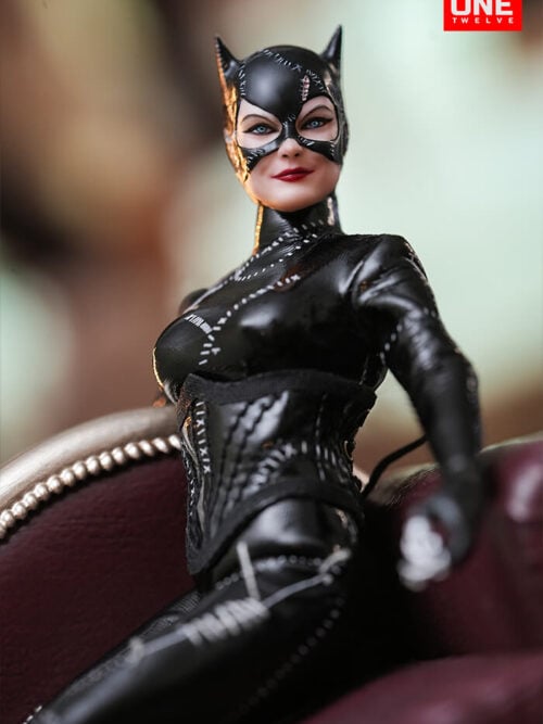 Catwoman Lady 1/12 Scale Collectible Figure - Detail View 7