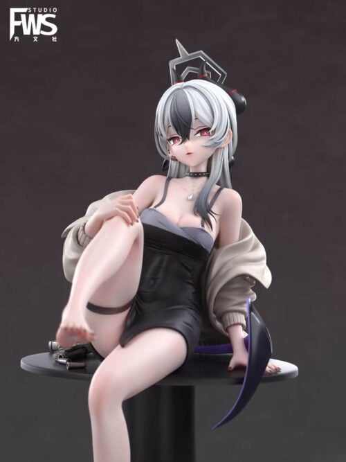 Seated Onikata Kayoko - Detail View 1