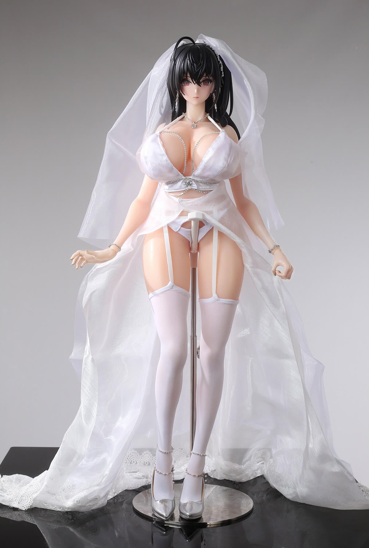 Bridal Taihou - Featured Image Bridal Taihou - Collectible Figure Main View