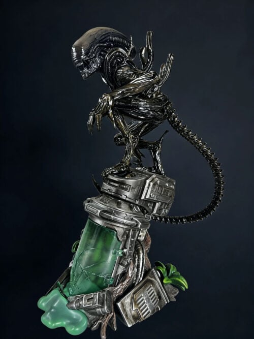 Crouching Xenomorph - Alien 1/6 Scale Statue - Collectible Figure Main View