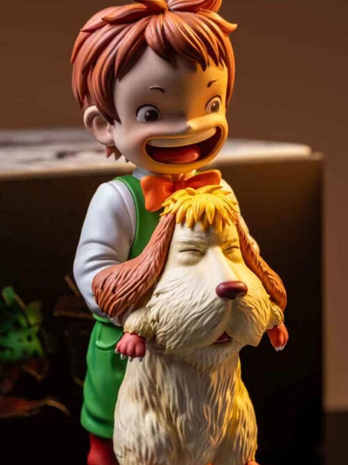 Markl Holding Heen - Collectible Figure Main View