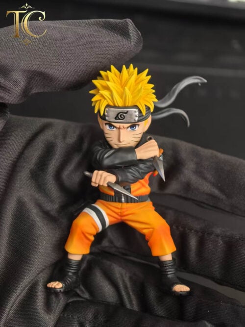 Dual-Kunai Naruto Uzumaki - Detail View 1