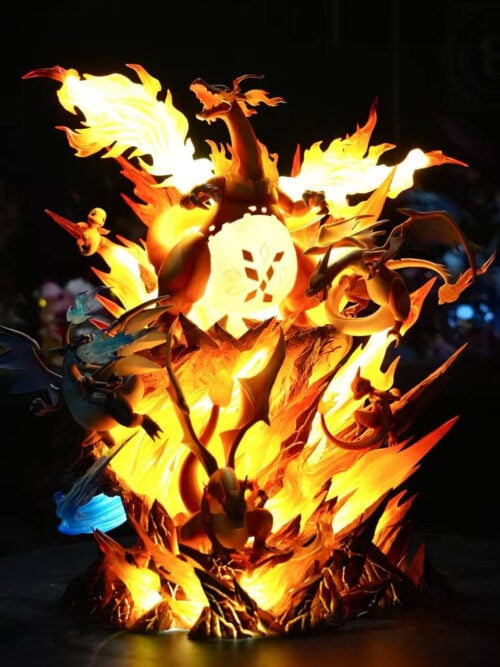 Charizard — Pokémon - Collectible Figure Main View