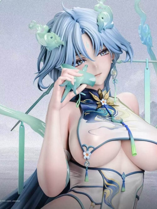Angled close-up of Qingxiao holding a green cup near her face, with blue hair, dangling earrings and a gold floral collar ornament.