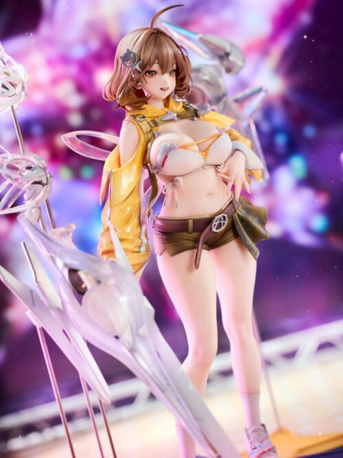 Angled front detail of Anis showing her smiling face, yellow jacket, olive shorts and white sneakers beside silver mechanical forms.
