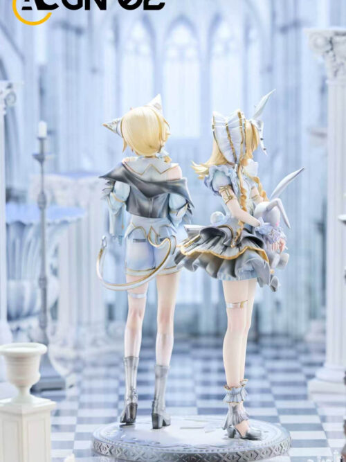 Full rear view of white-version Kagamine Rin and Len on a round base, showing Len's curled tail and Rin's layered skirt.