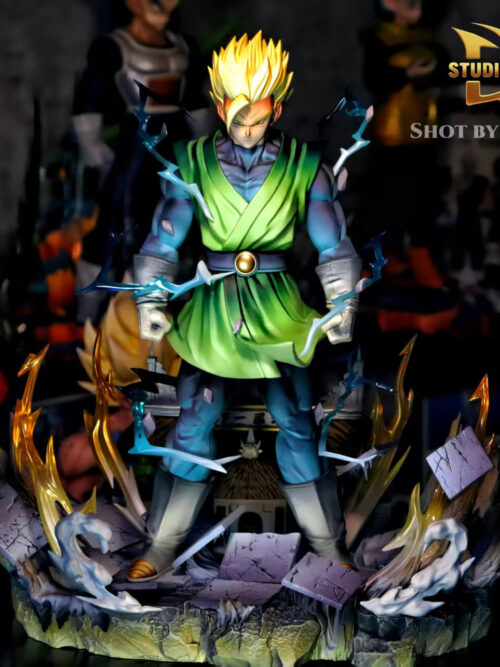 Great Saiyaman to Golden Warrior Son Gohan - Collectible Figure Main View