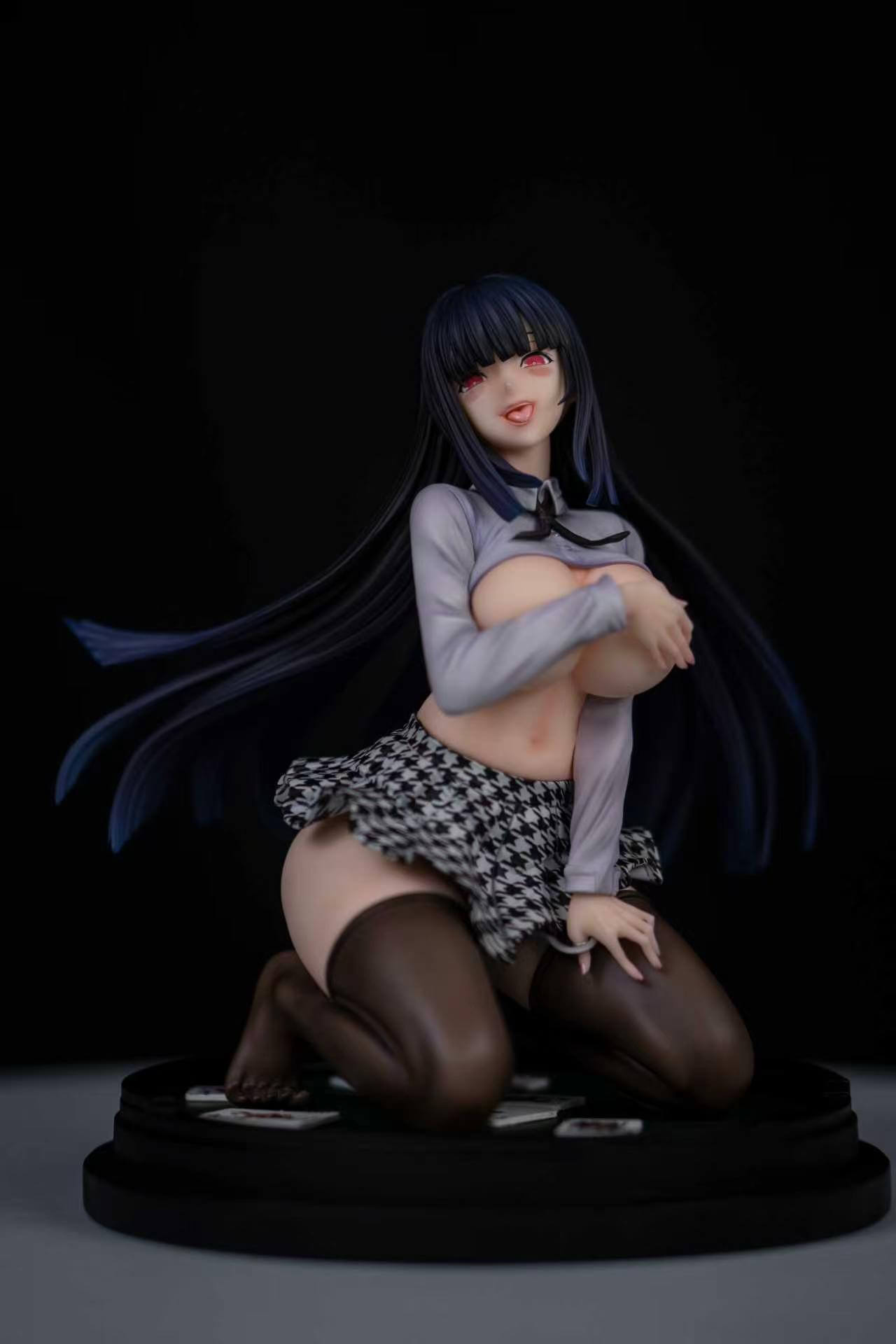 Kneeling Jabami Yumeko — Kakegurui - Featured Image Kneeling Jabami Yumeko — Kakegurui - Collectible Figure Main View