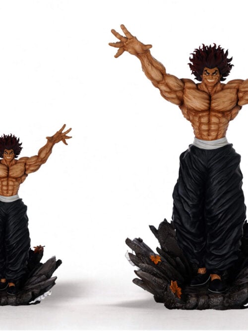 Side-by-side scale comparison and dimensions card for the SuperPunch Studio Yujiro Hanma statue showing the 1/6 scale version (H 39 x D 20 x W 26 cm) next to the 1/4 scale version (H 58 x D 30 x W 39 cm).