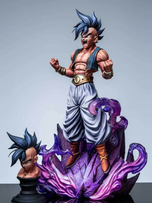 Uub statue with a shouting expression on a jagged purple energy base, beside a closed-mouth alternate head on a black stand.