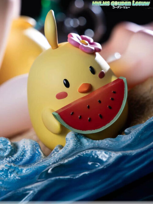 Close-up of a yellow bird with a pink flower holding a watermelon slice beside blue waves on Gouden Leeuw's beach base.