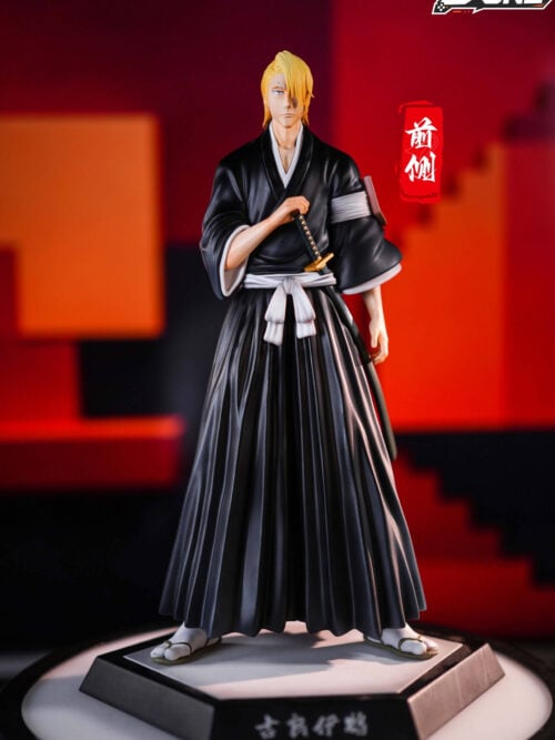 Front view of the D·ONE Studio Izuru Kira 1/6 scale statue in black Shihakusho, resting his right hand on his sheathed Zanpakuto on a polygonal base.