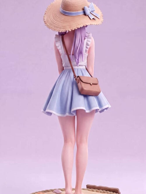 Full-length rear view render of Frieren standing barefoot on the rope-and-stone bordered circular sand base with seashells and starfish, showing the back of her straw hat, ruffled white top, brown crossbody bag, and flared light blue skirt.