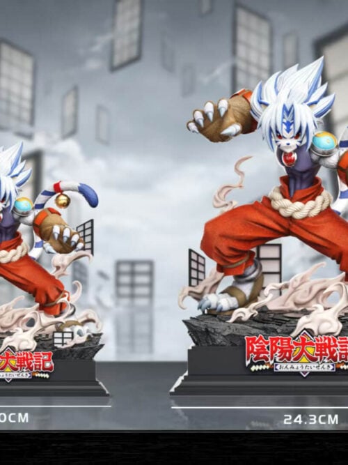 Side-by-side size comparison graphic showing the 1/6 scale White Tiger Kogenta statue at 25 by 20 by 19.6 cm next to the 1/4 scale version at 31 by 24.3 by 24.6 cm.