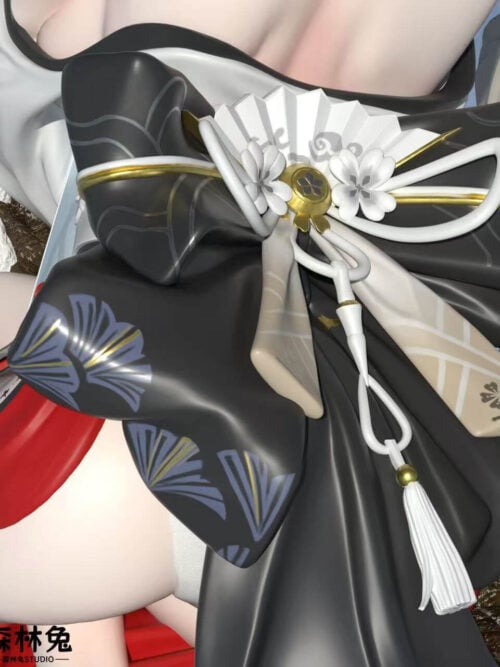 Close-up render of the black obi bow on the back of the Hiyuki statue, featuring a white folding fan ornament, floral accents, gold trim, and a white tassel cord.